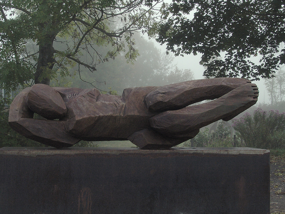 Agnes Keil, Liegende, Bronze, 2015, L&aumlnge 175cm